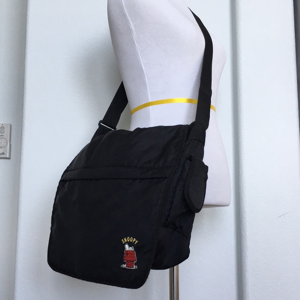 Peanuts Snoopy Nylon Crossbody Bag Black